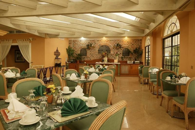 The Knutsford Court Hotel Kingston Restaurant bilde